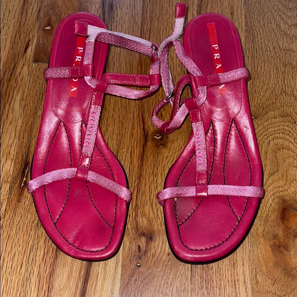 💞Vintage Pink Prada Kitten Heels💞